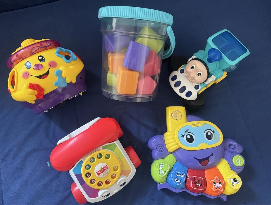 Zestaw zabawek dla dwulatka sorter telefon ciuchcia