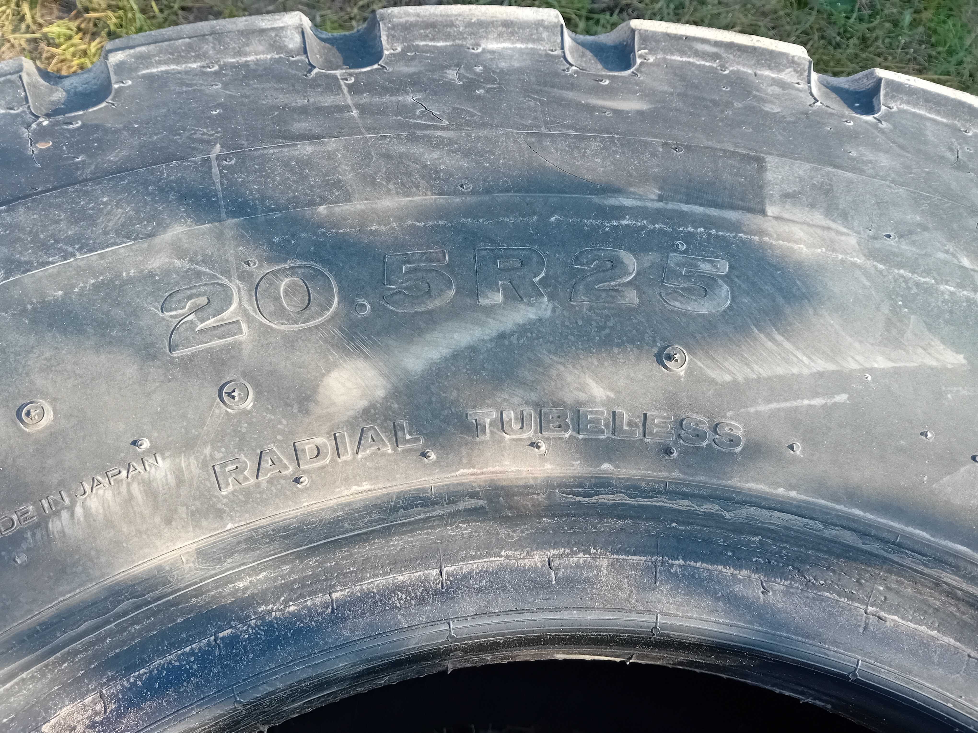 Opony   VJT 20.5 R25 Bridestone 4 sztuki ładowarki przyczepy opona