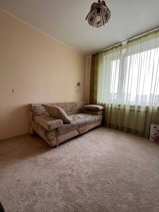 Продам 2к квартиру біля метро Студентська