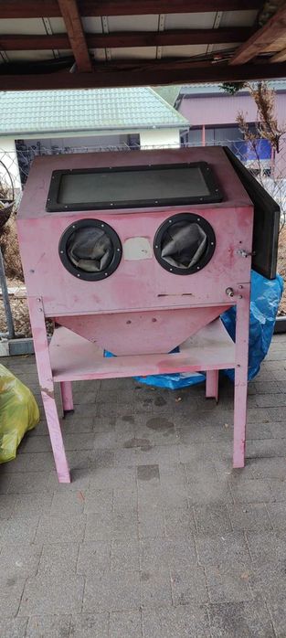 Piaskarka kabinowa 220L