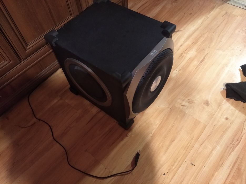 Subwoofer aktywny Edifier s730
