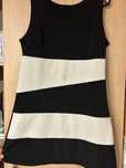 Vestido preto italiano com listas brancas