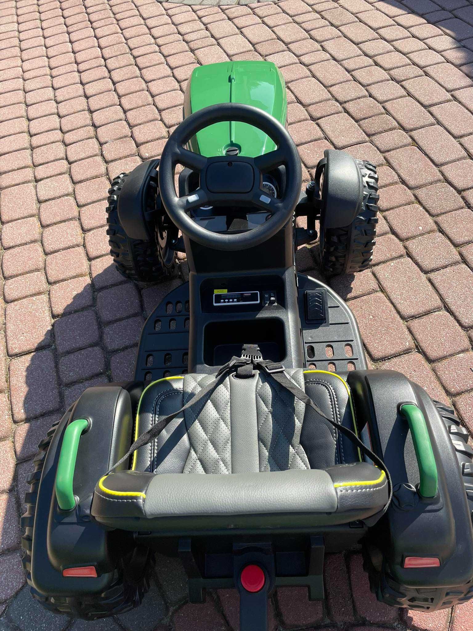 Duży Traktor na akumulator z Przyczepką Pilot elektryczny samochód