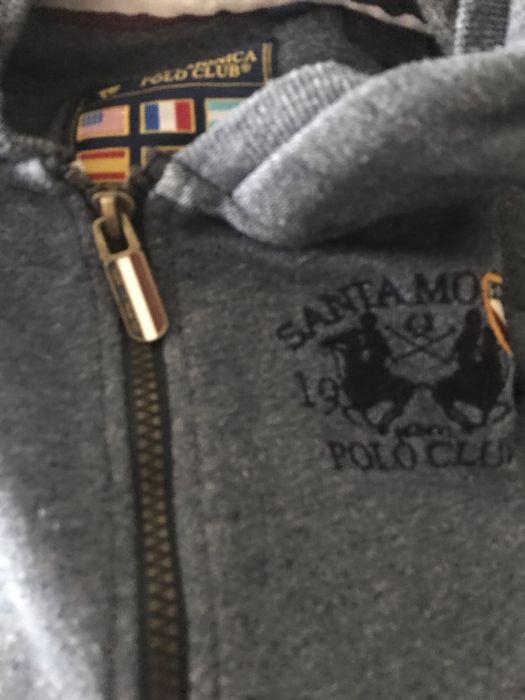 Camisolas e casacos c capuz