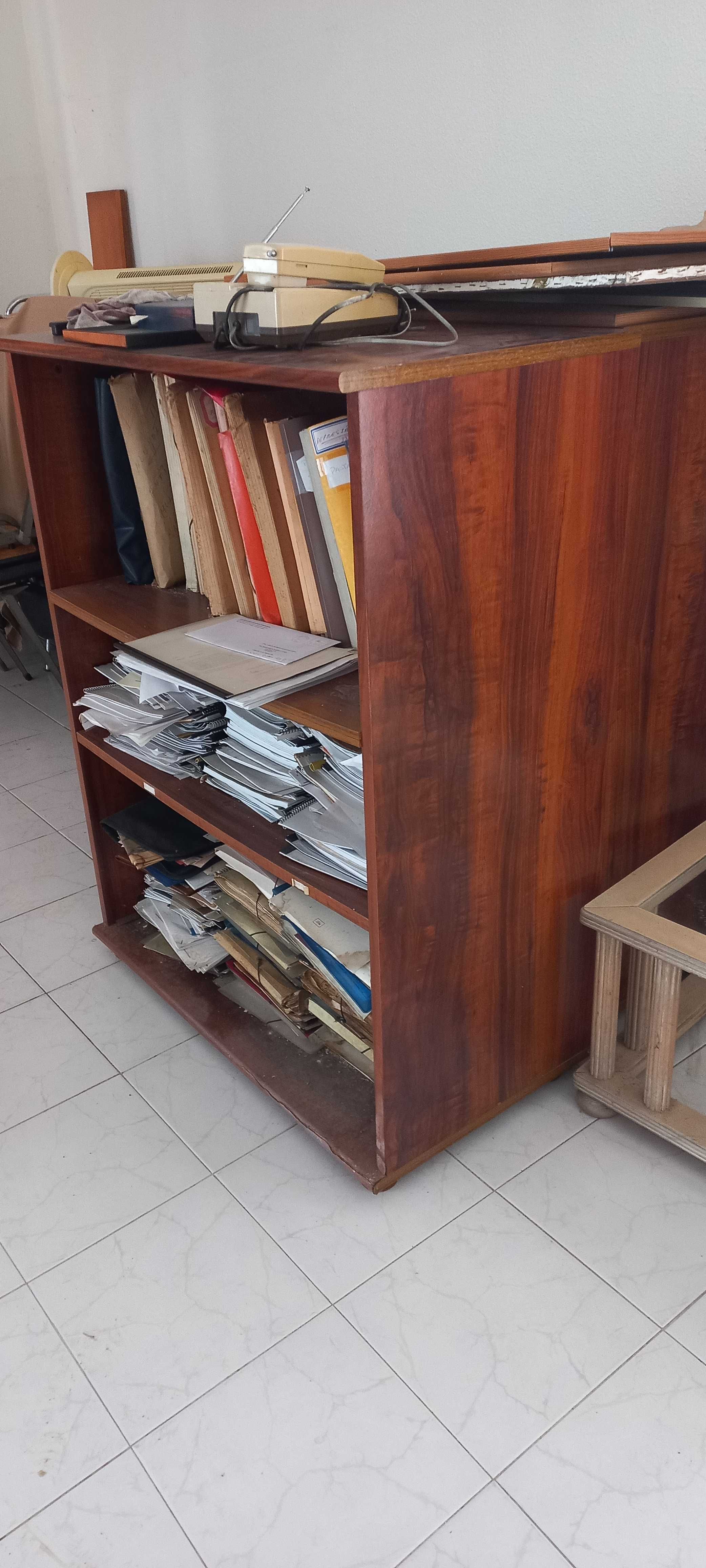 Móveis de escritório - vários artigos baratos