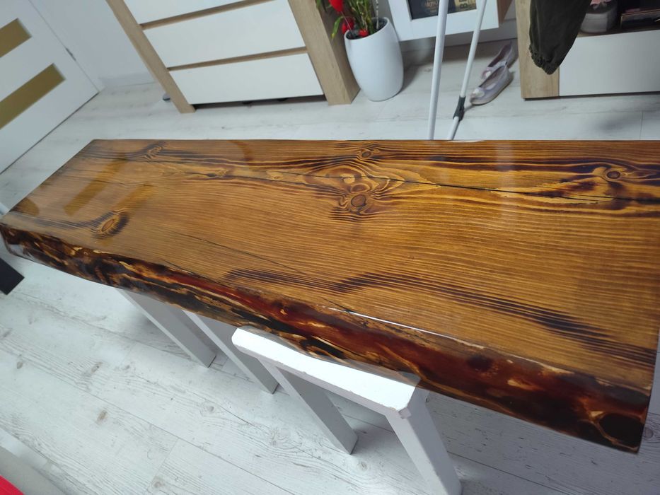 Blat łazienkowy  drewniany z żywicy .