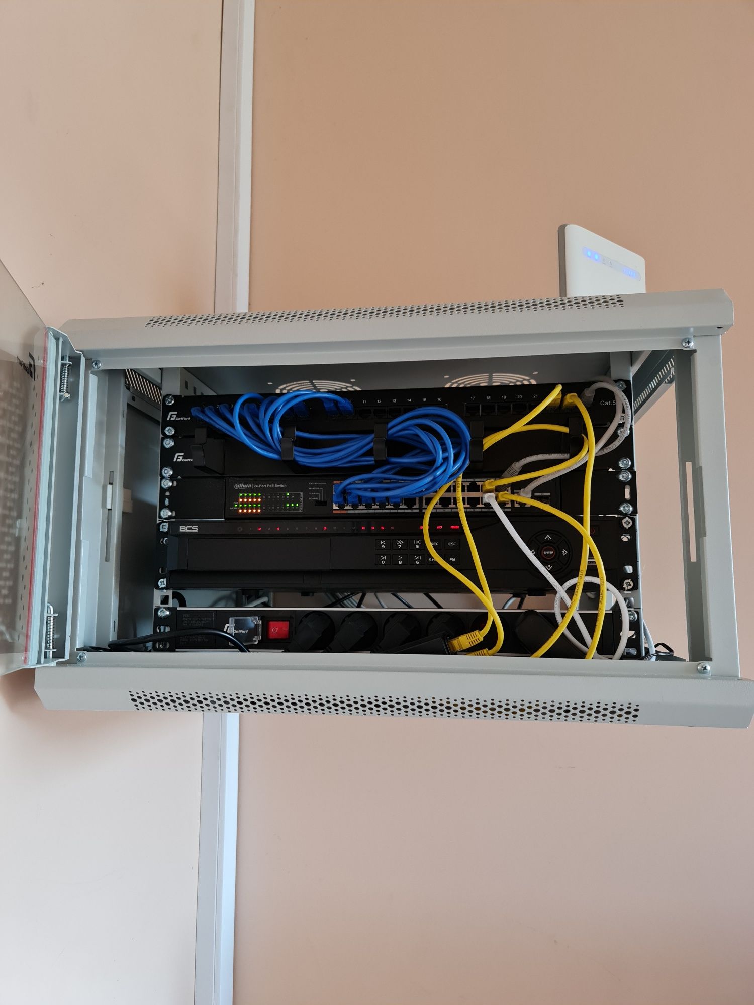 Montaż kamer, Full HD, 4K, alarmy monitoring IP dla firm i domu