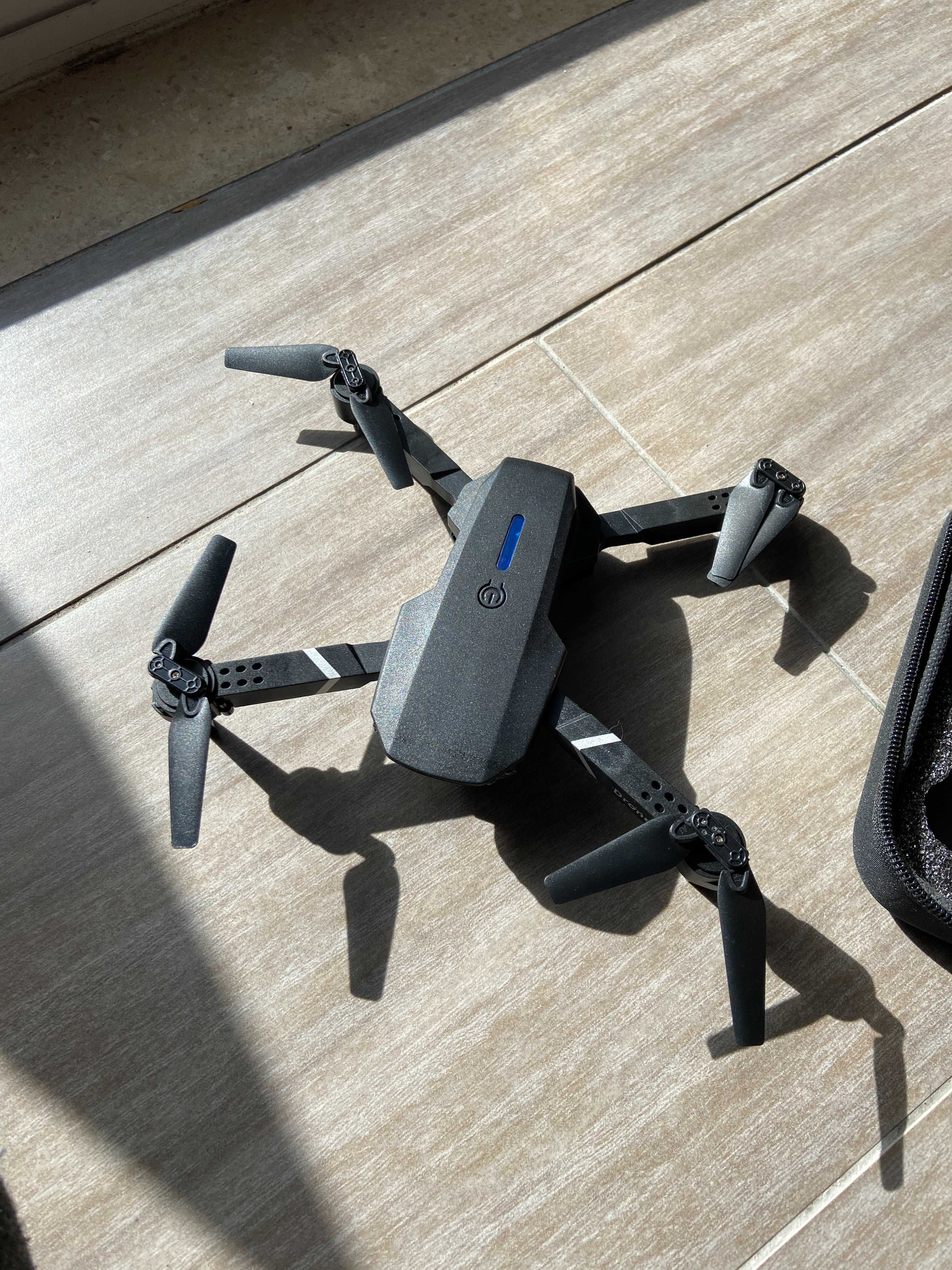 Mini Drone com Câmara + Comando + App para Telemóvel