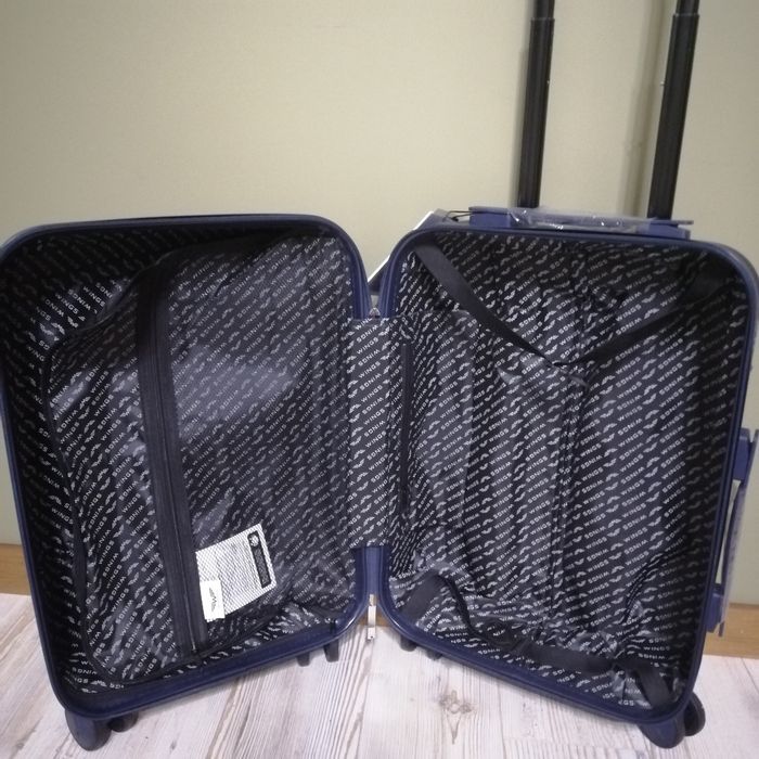 Валіза Чемодан Wings  на 4 колесах полікарбонова