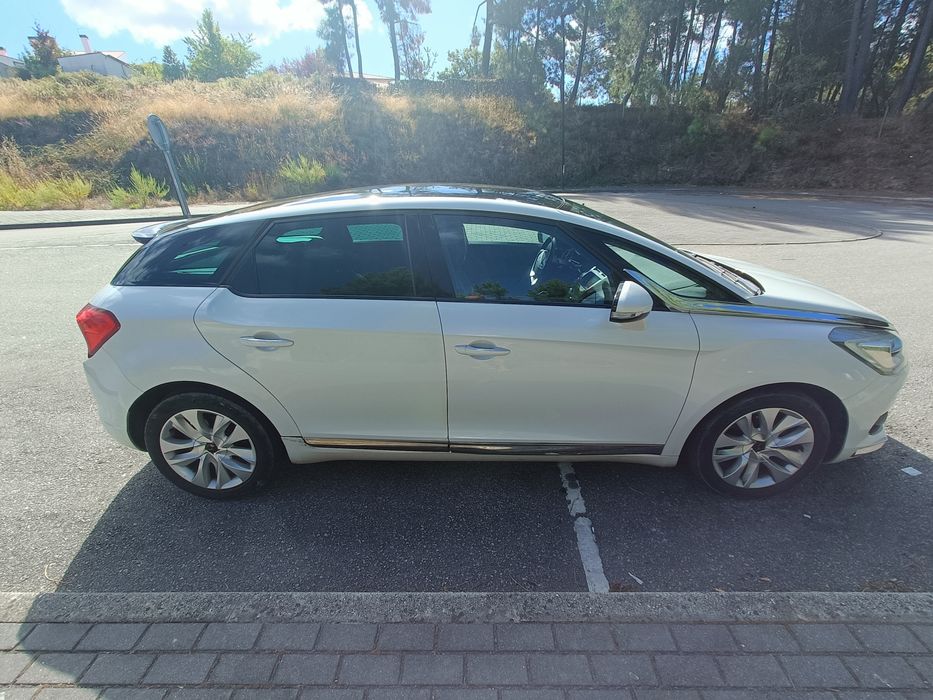Vendo DS 5 de 2015. Particular e em bom estado