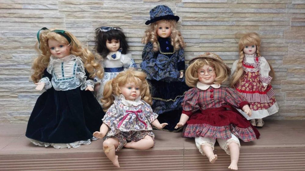 Vende-se Conjunto Bonecas Porcelana