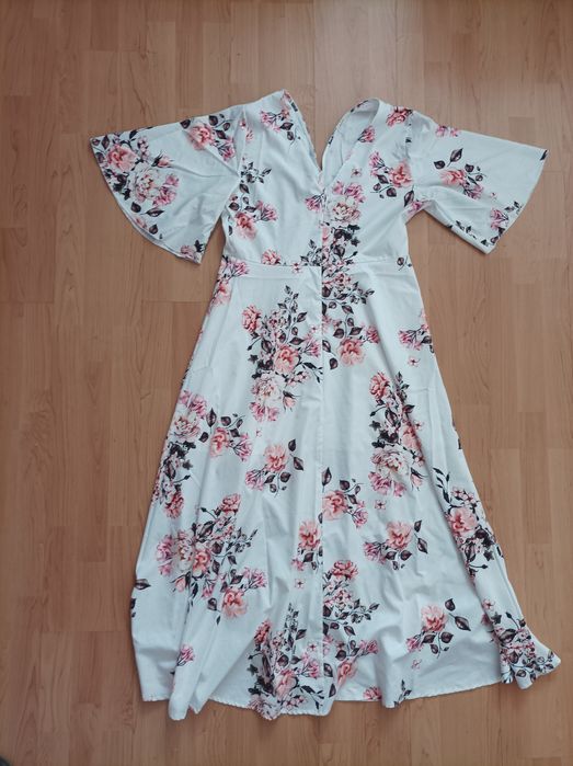 Sukienka w kwiaty elegancka, wesele