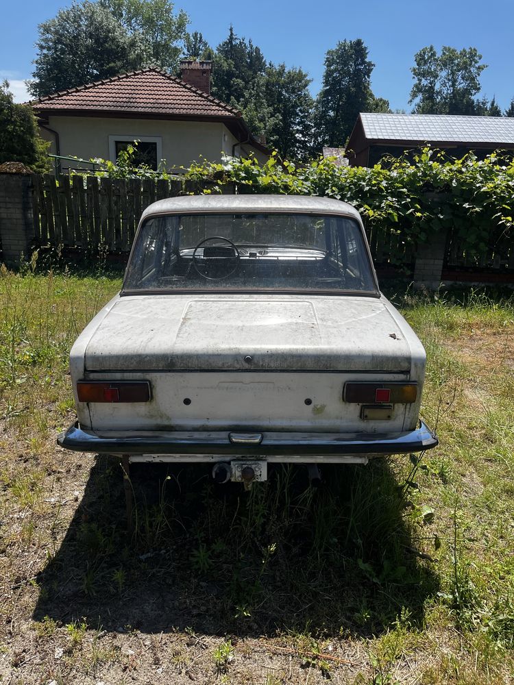 Witam , mam na sprzedaż Łade 2101