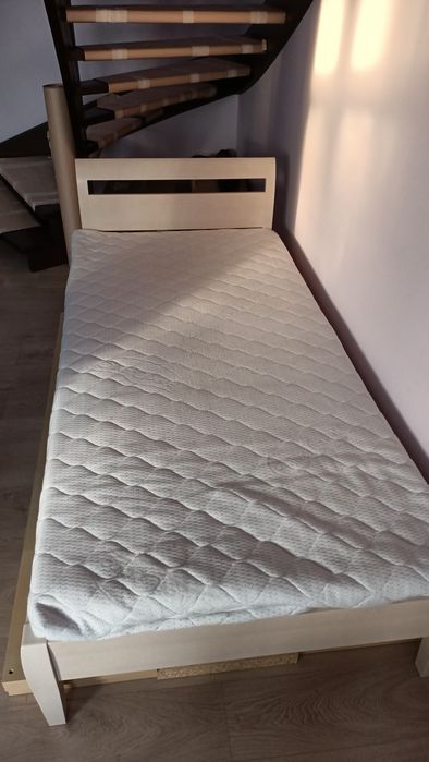 Łóżko z materacem 200x100