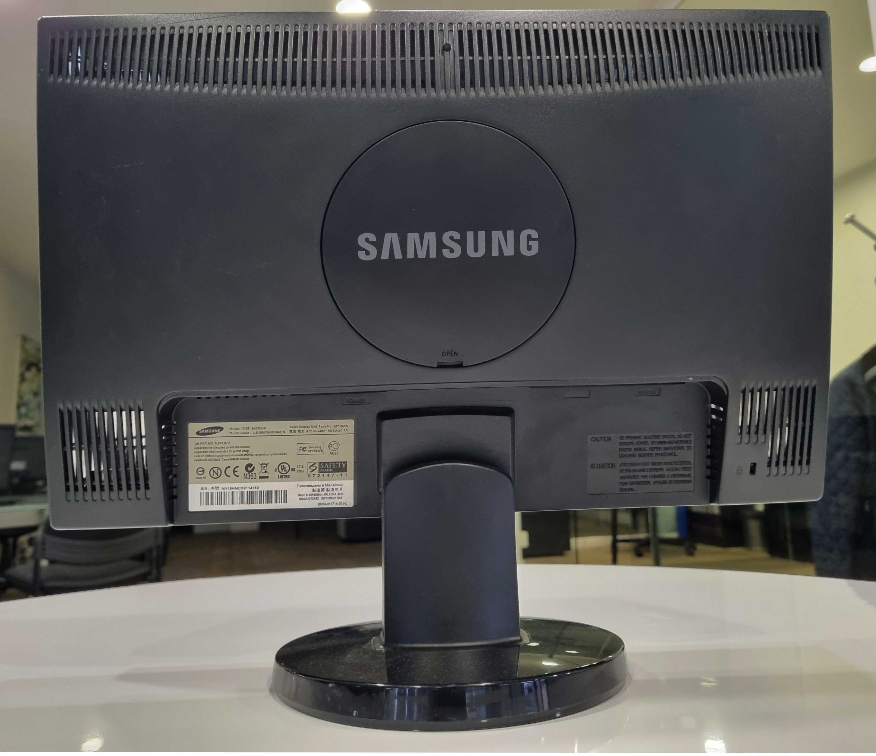 Monitor Samsung 19” 943 NWX
