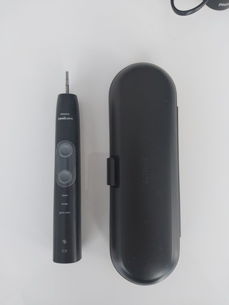 Szczoteczka soniczna Philips HX684B