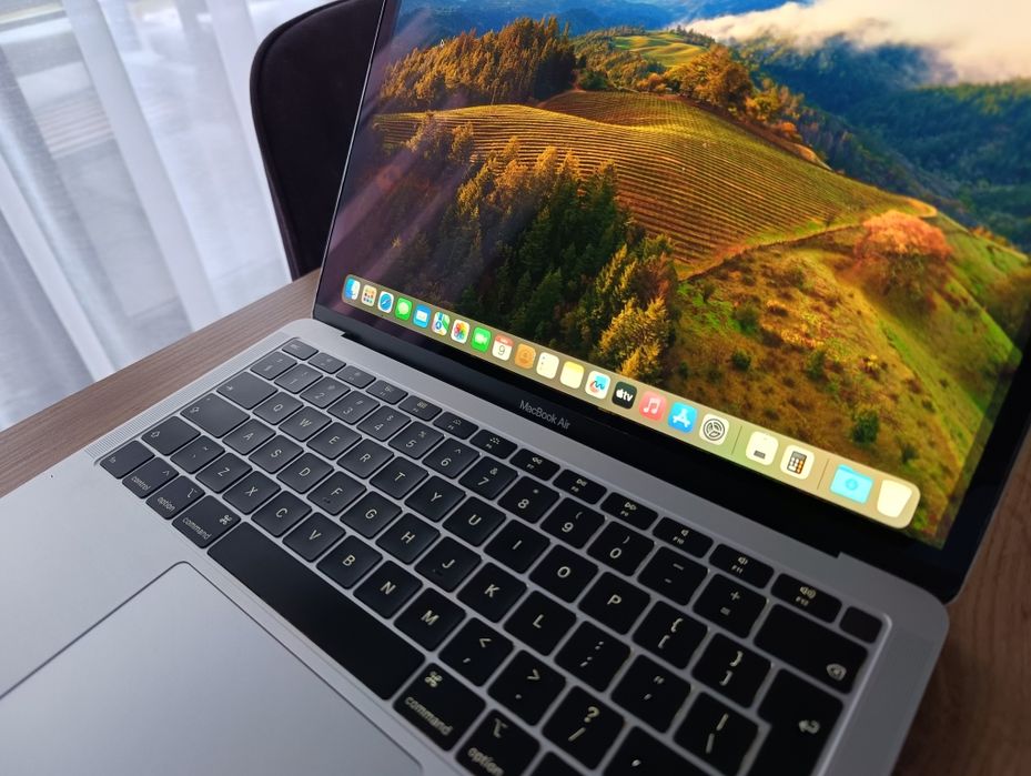 MacBook Air 2018 8GB RAM SSD128GB nowa bateria stan bdb