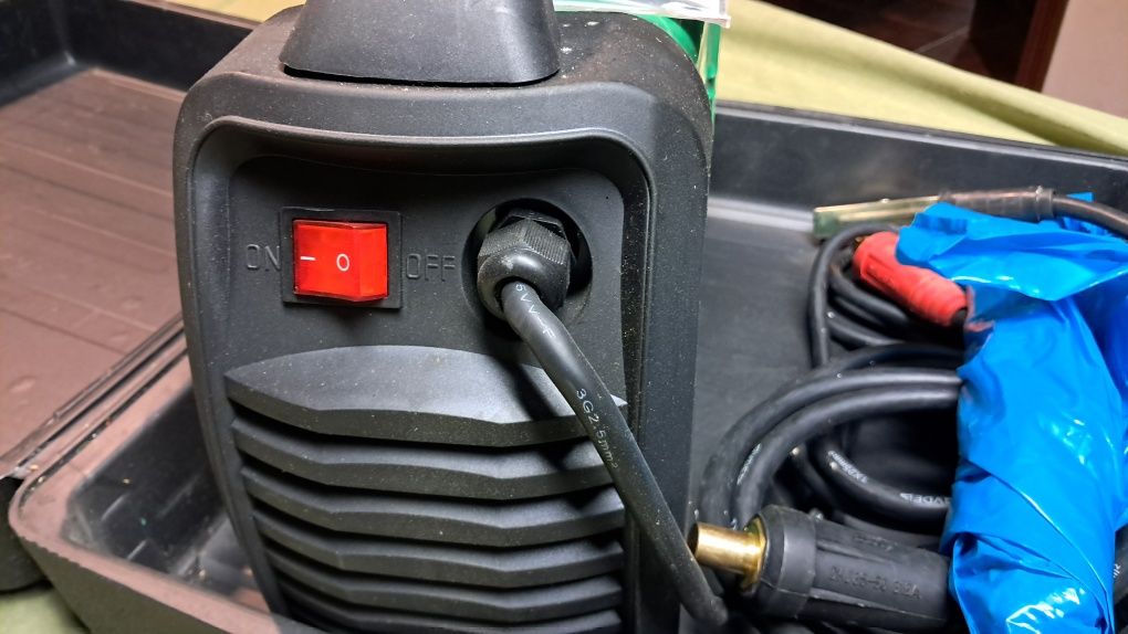 Máquina de soldar inverter 200A