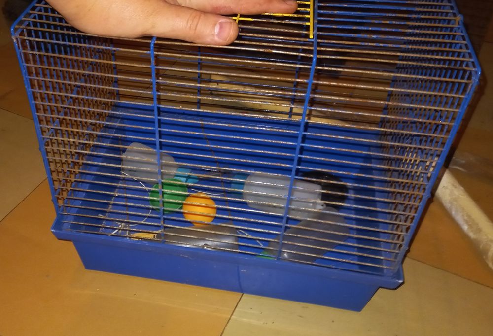 Клетка для крыс, хомяков, морской свинки и т.д для грызунов.