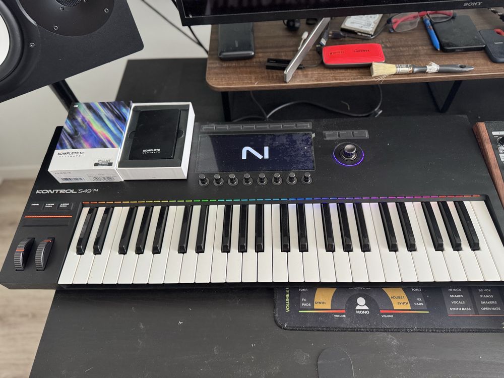 Native Instruments Komplete mk3 S49 komplete Collectors 14 edition