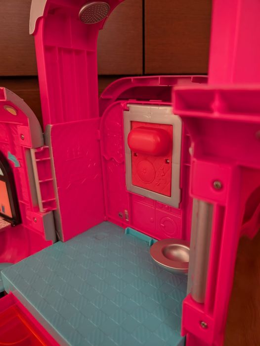 Camper LOL świeci trabi