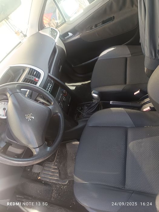 Peugeot 207 5 lugares