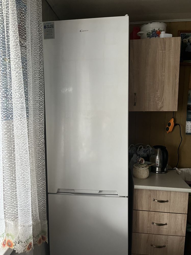 Холодильник продаю