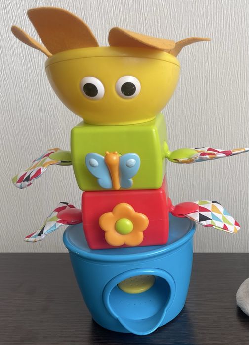 Розвиваюча іграшка-піраміда-кубики від Yookidoo "Музична пірамідка"