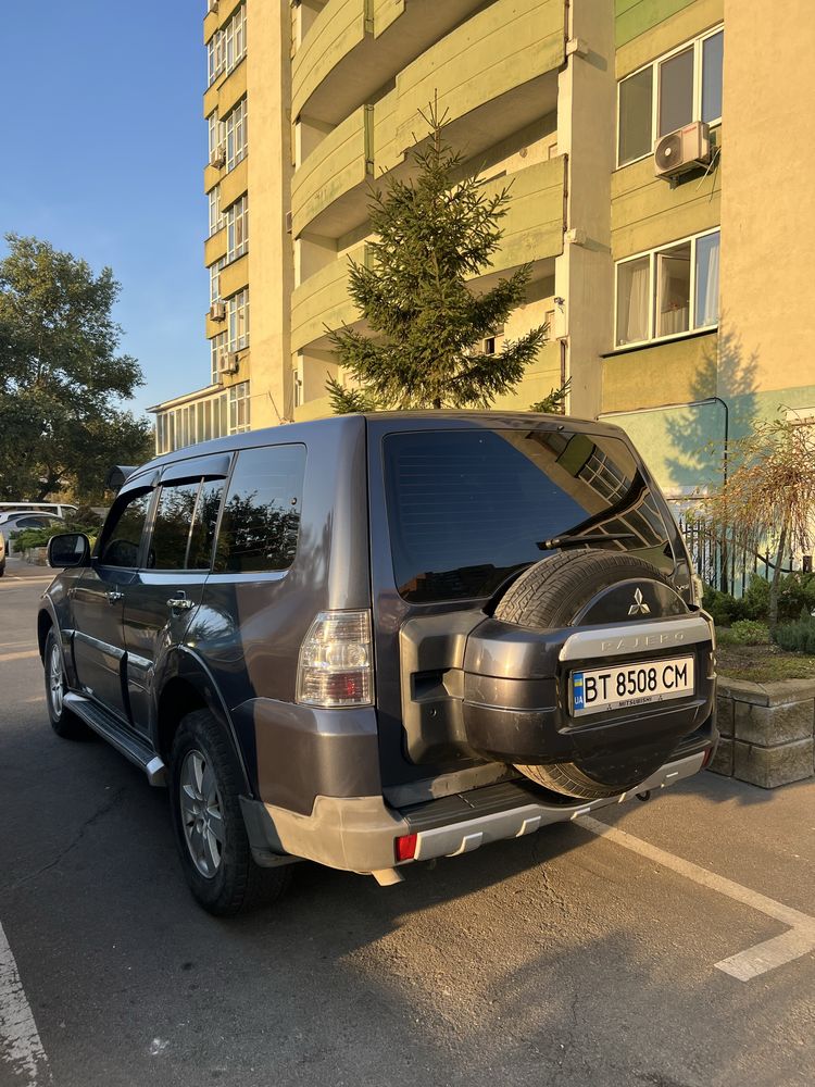 продам Мицубиси ПАДЖЕРО вагон 4