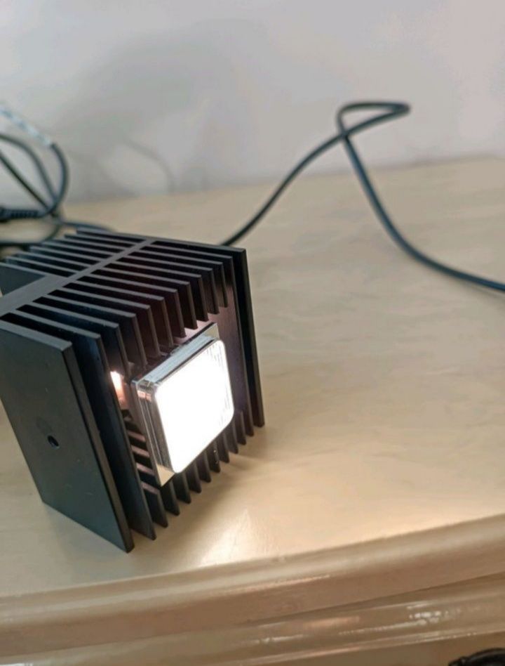 Прожектор, Елемент на радиатор LED Spotlight 8w