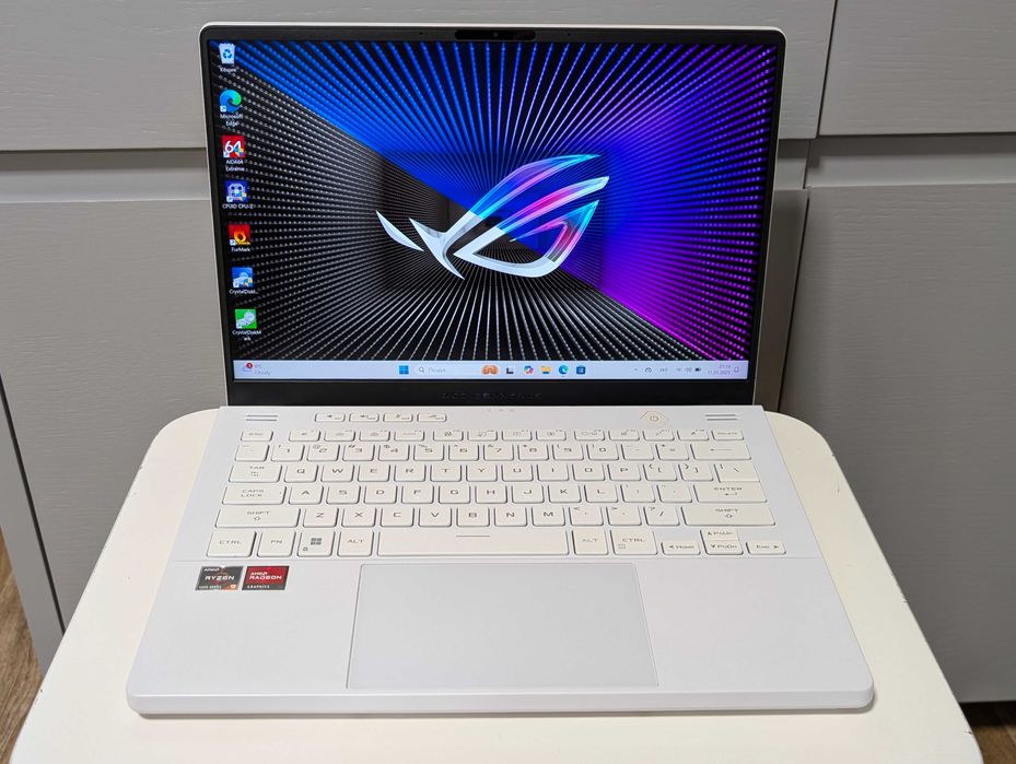 ASUS ROG Zephyrus G14 Ryzen 9 6900HS Radeon RX6700S 16GB 1TB
