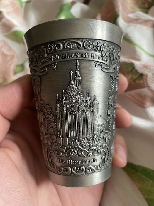 7 starych kubków z cyny