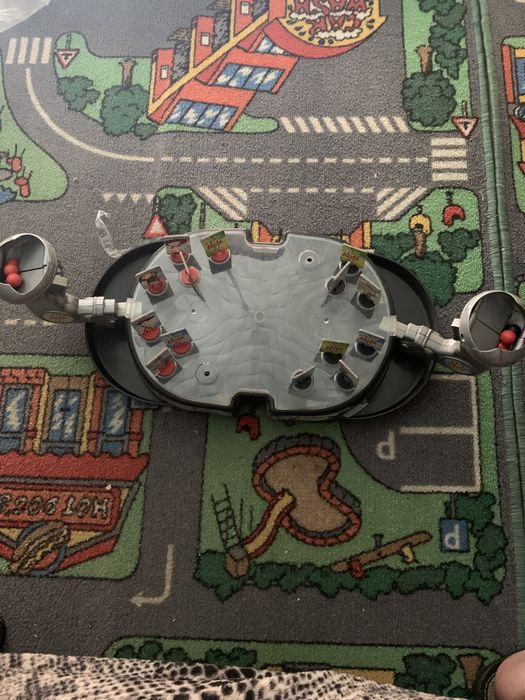 Іграшка. Стрілялки. Гра настільна для дітей. Гра. Історія Іграшок.