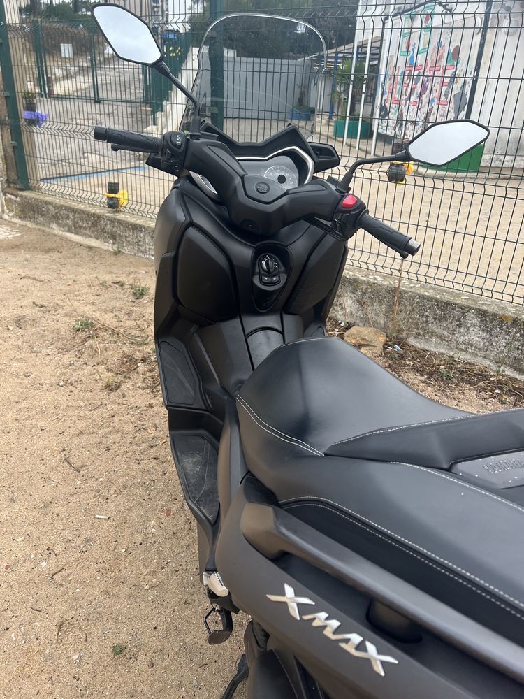 Yamaha x Max 125