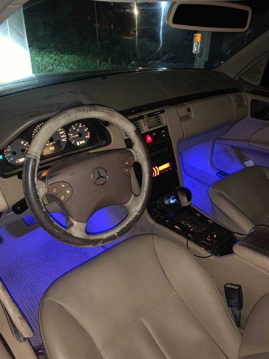 Продаю Мерседес 210 турбо дизель 3.2