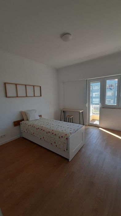 Aluga-se quarto em Benfica