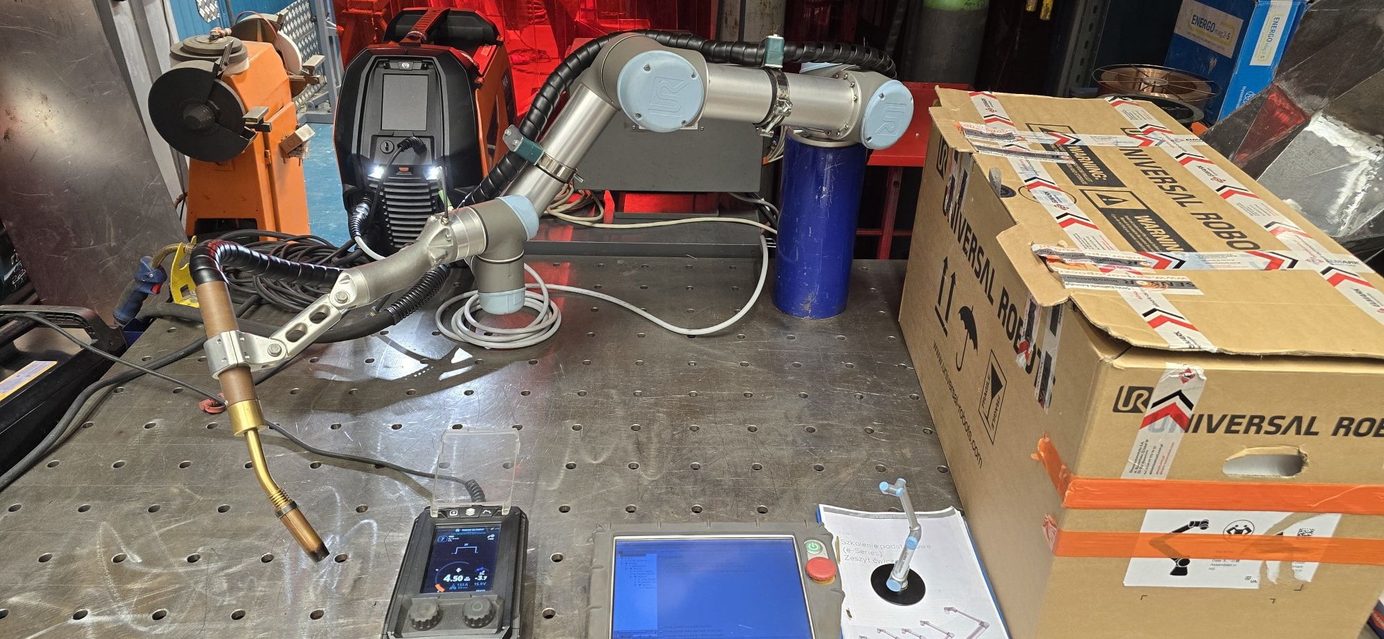 Cobot universal robots