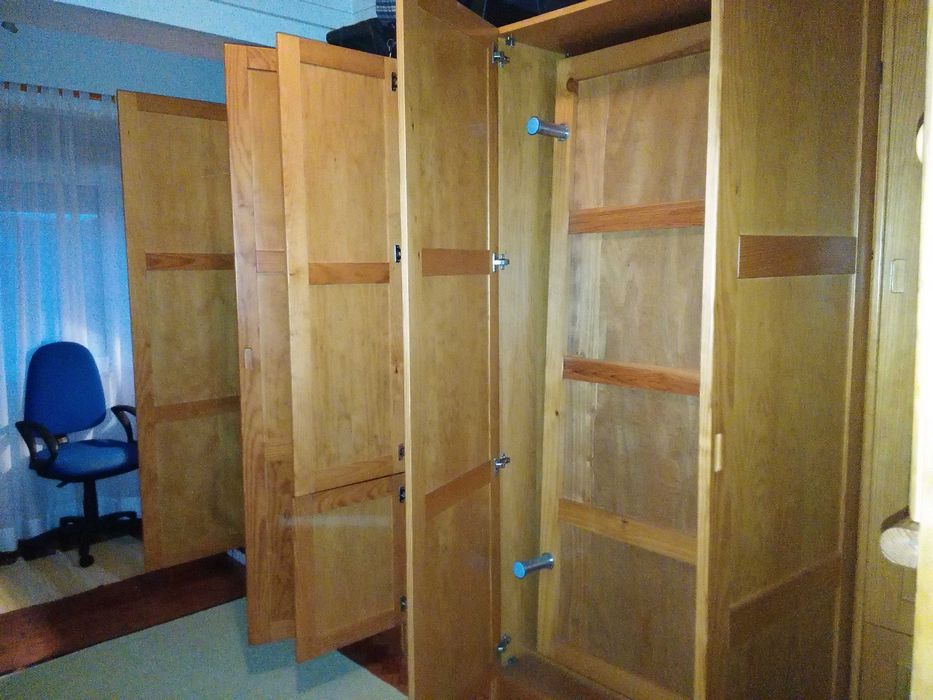 Mobília de Quarto com duas camas rebatíveis