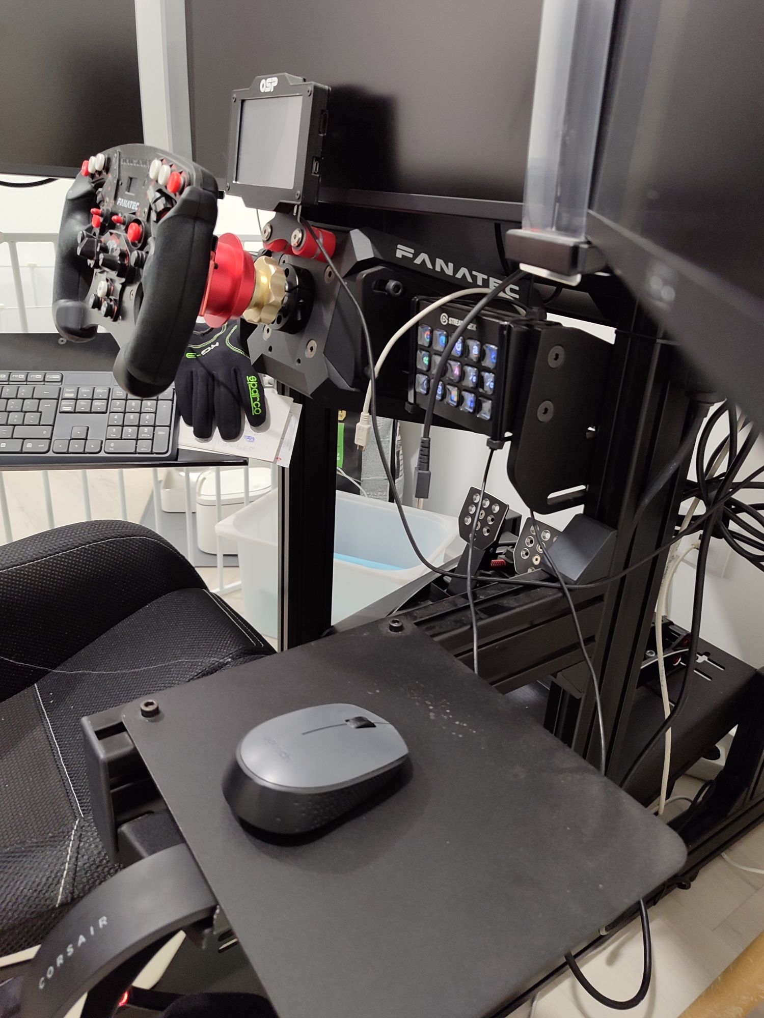 Simulador com material ASUS, Fanatec e Simlab