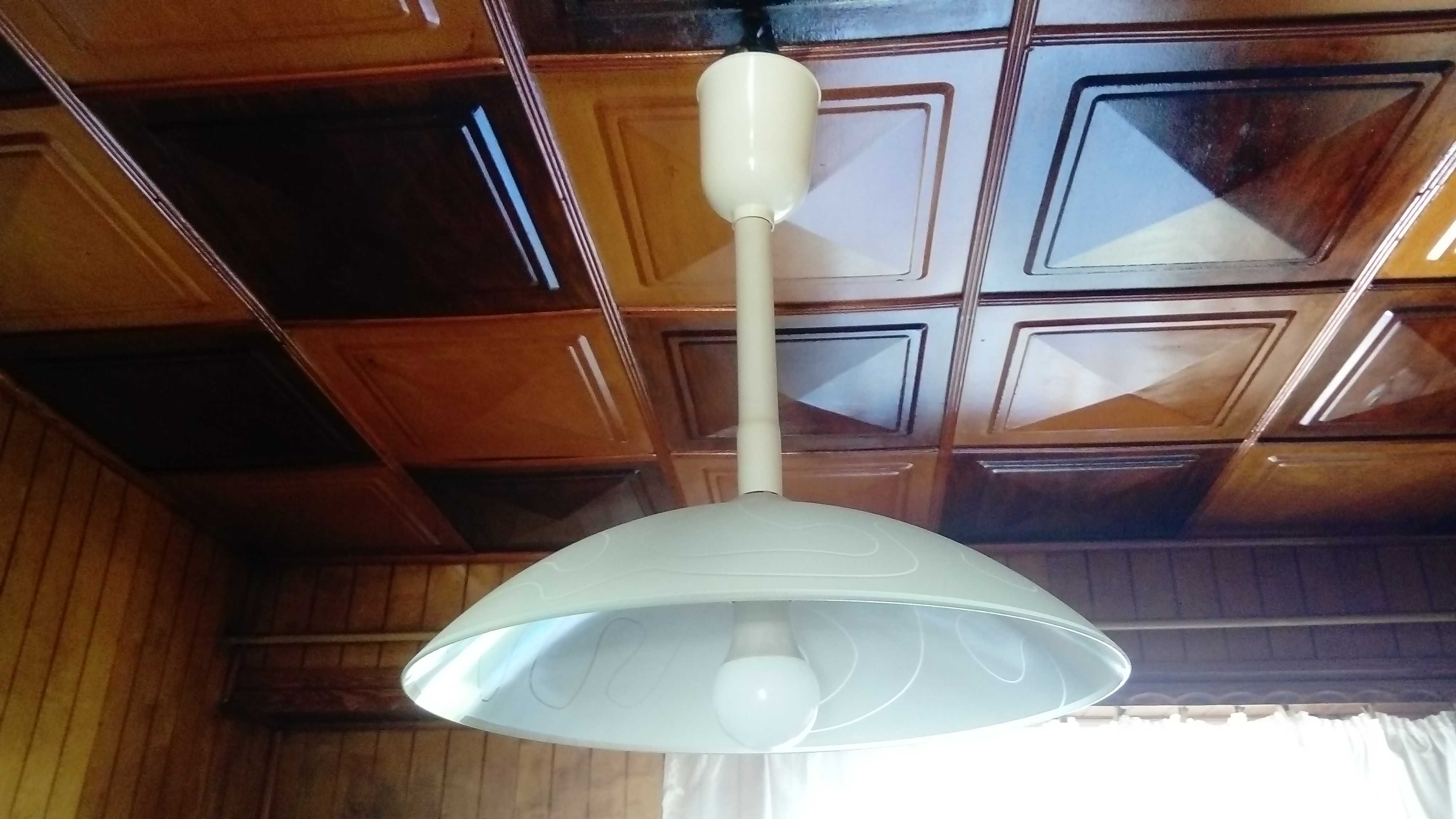 Lampa sufitowa do kuchni