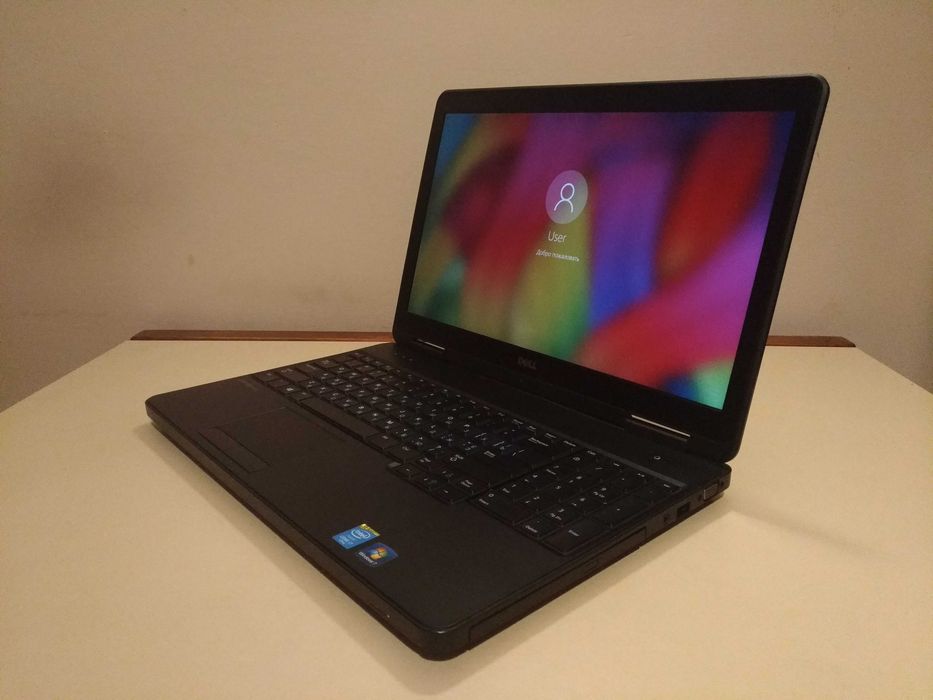 Ігровий ноутбук DELL》i7》SSD》2 відеокарти》FULL HD екран》Нова батарея