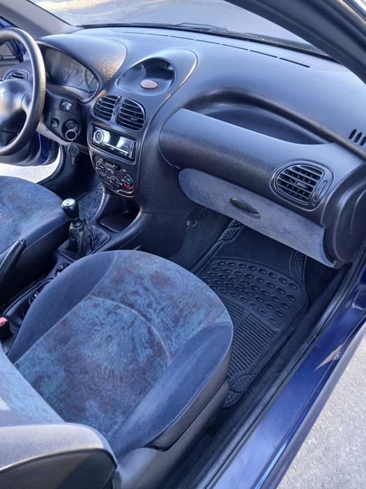 Peugeot 206 muito estimado 1.1