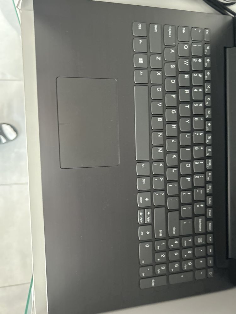 Laptop Lenovo IdeaPad 320/SSD 240GB/DDR4-8GB/i5-7200 2,5GHz/M.15,6"/11