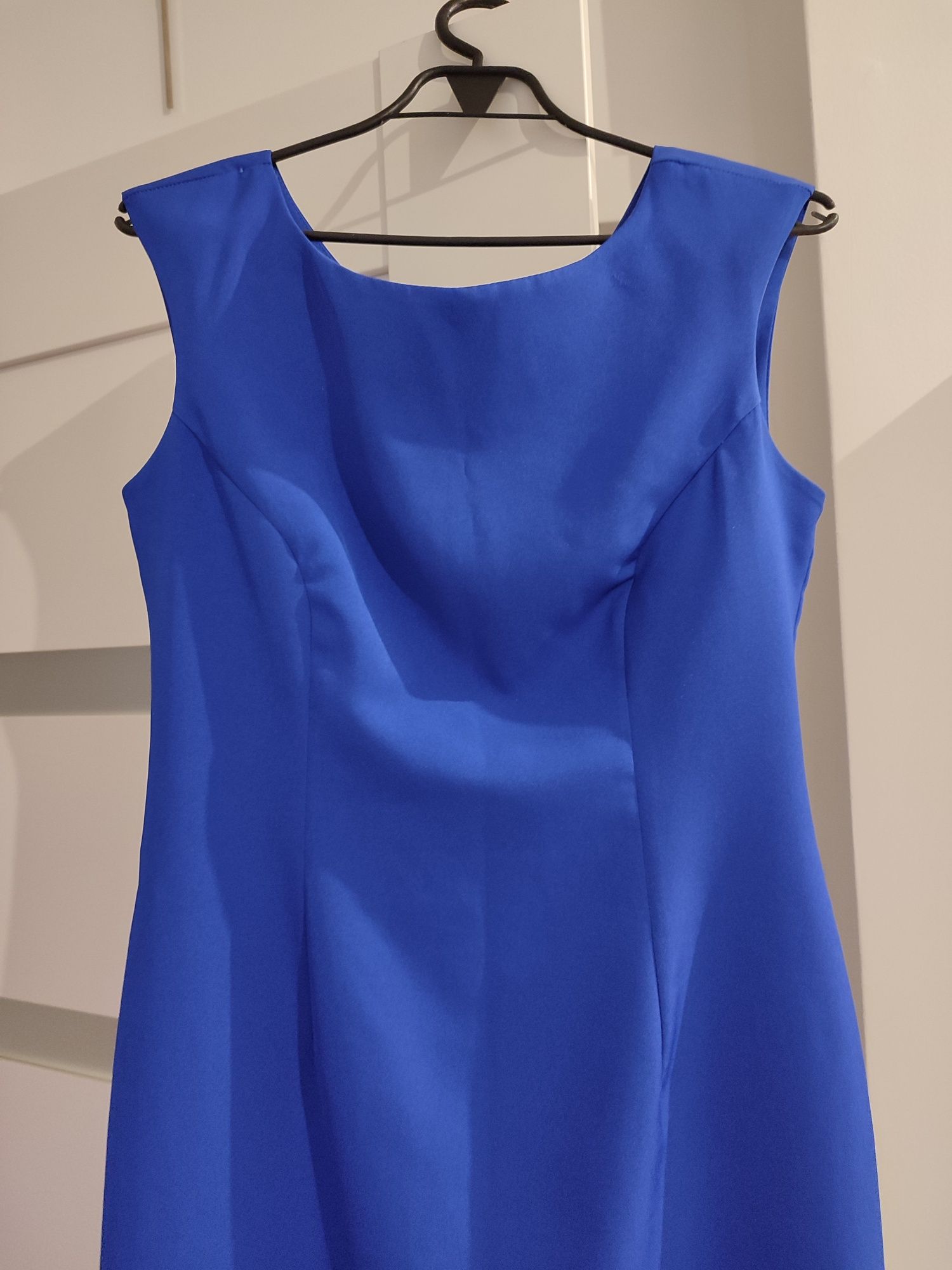 Sukienka kobaltowa 38