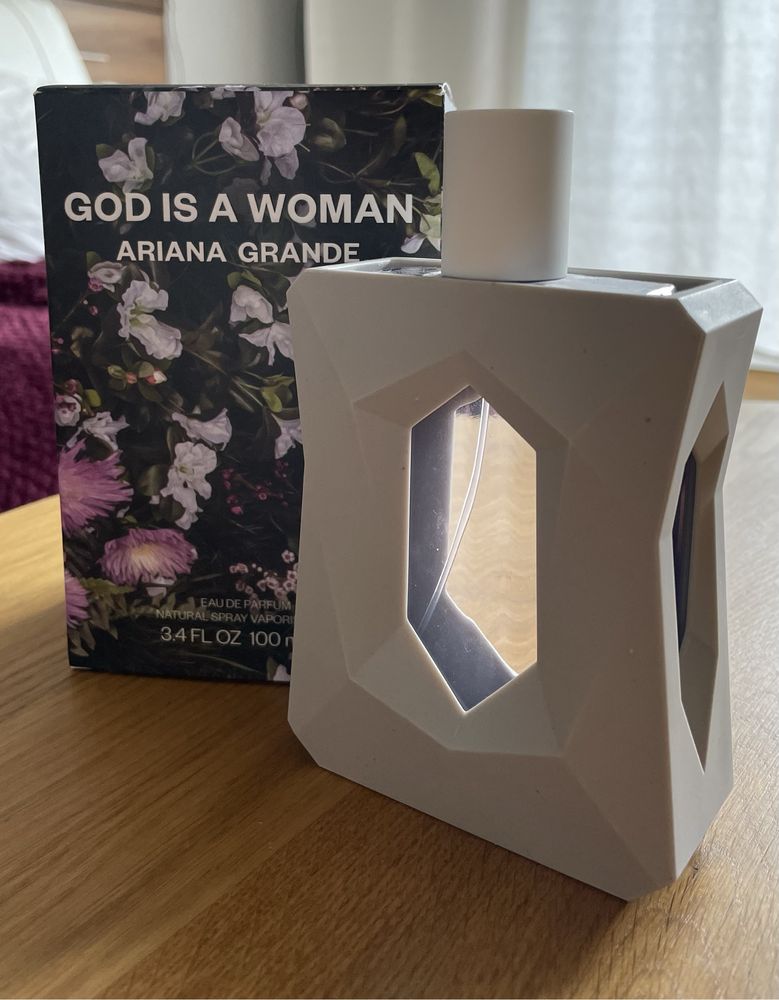 God is a woman Ariana Grande perfumy