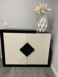 Movel preto e lacado branco