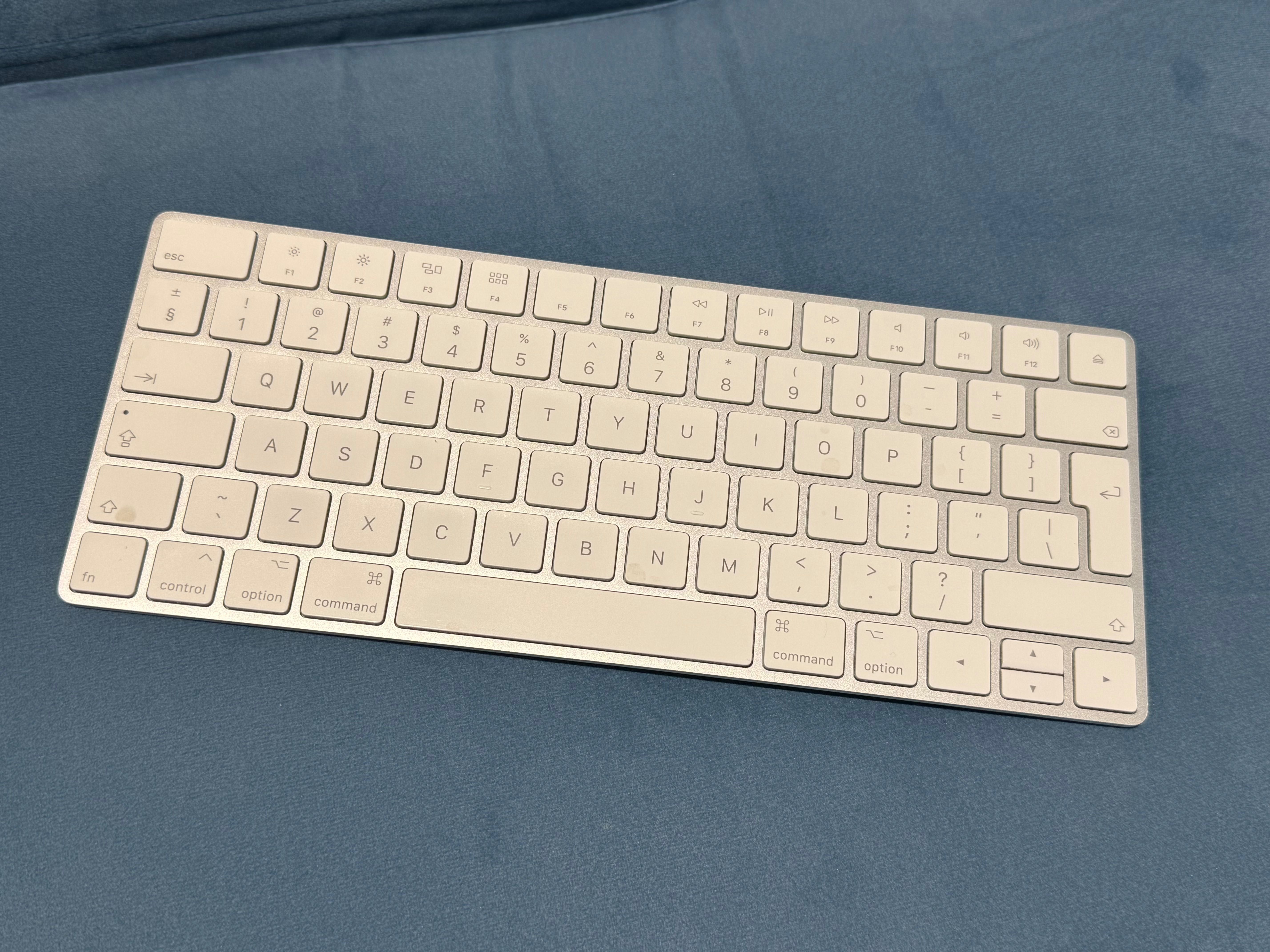 Klawiatura bezprzewodowa Apple magic keyboard MLA22Z/A, 2 sztuki