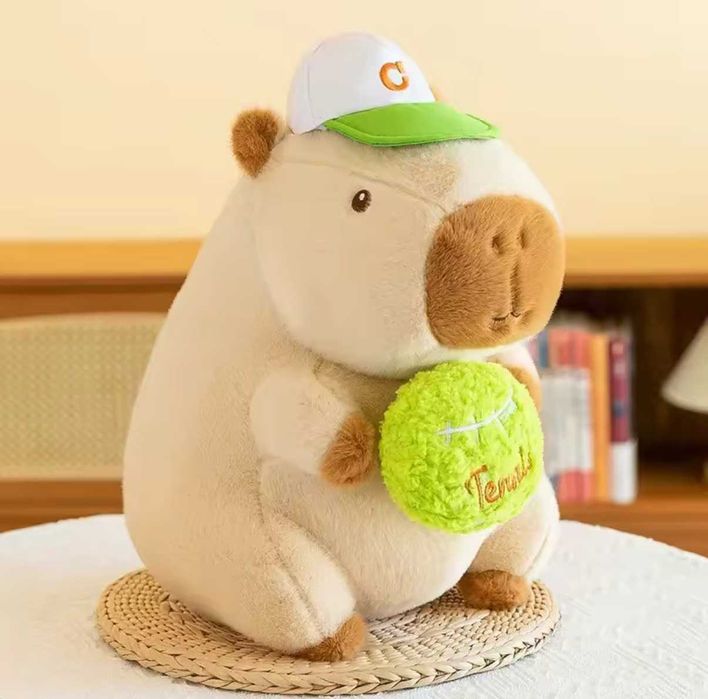 Pluszowa Kapibara Tenisista – Gotowa na Mecz!