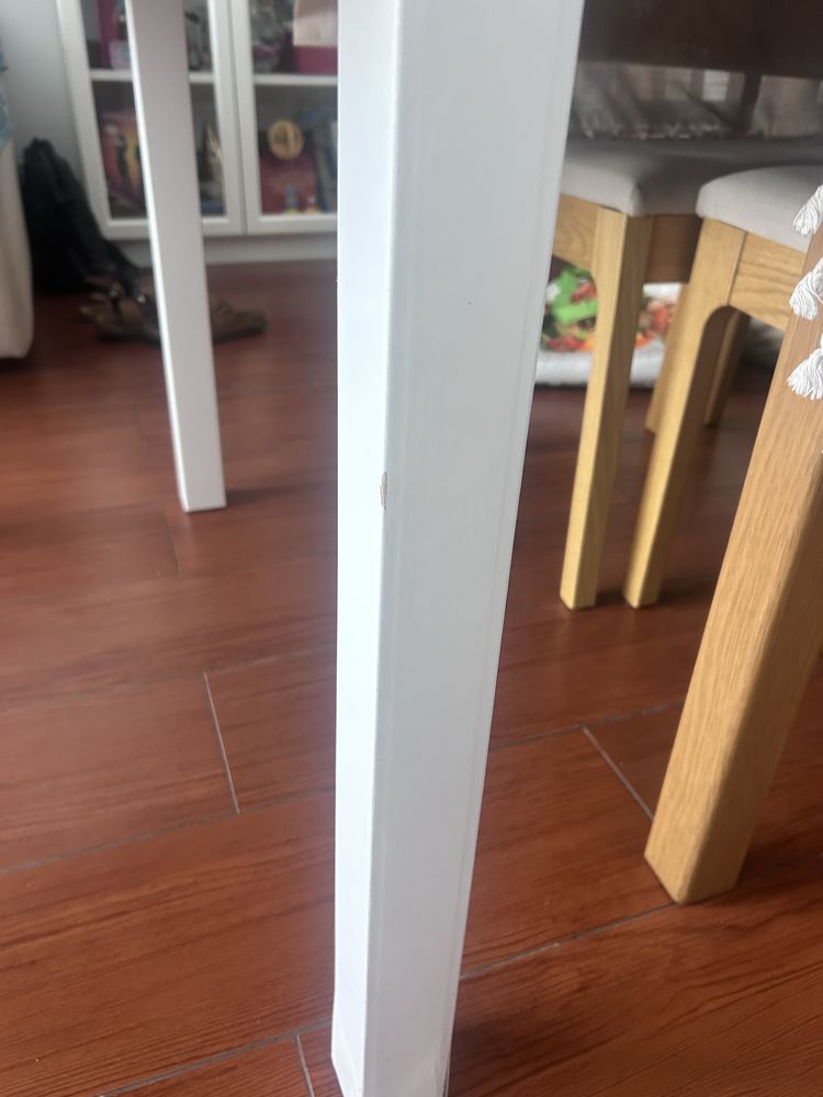 Mesa Ikea modelo Bjursta