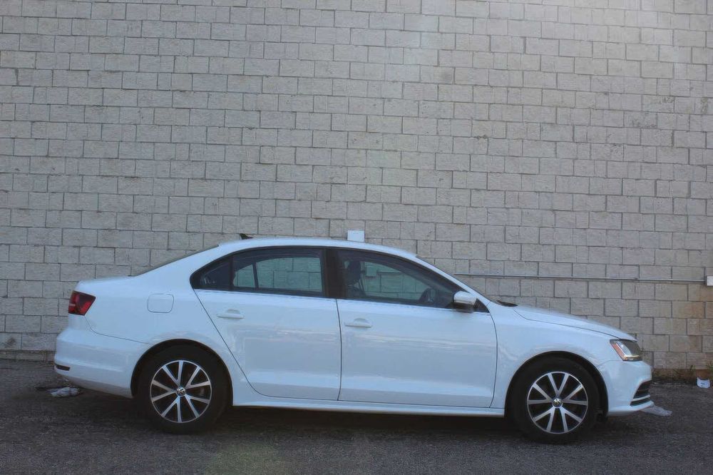 Volkswagen Jetta SE      2017